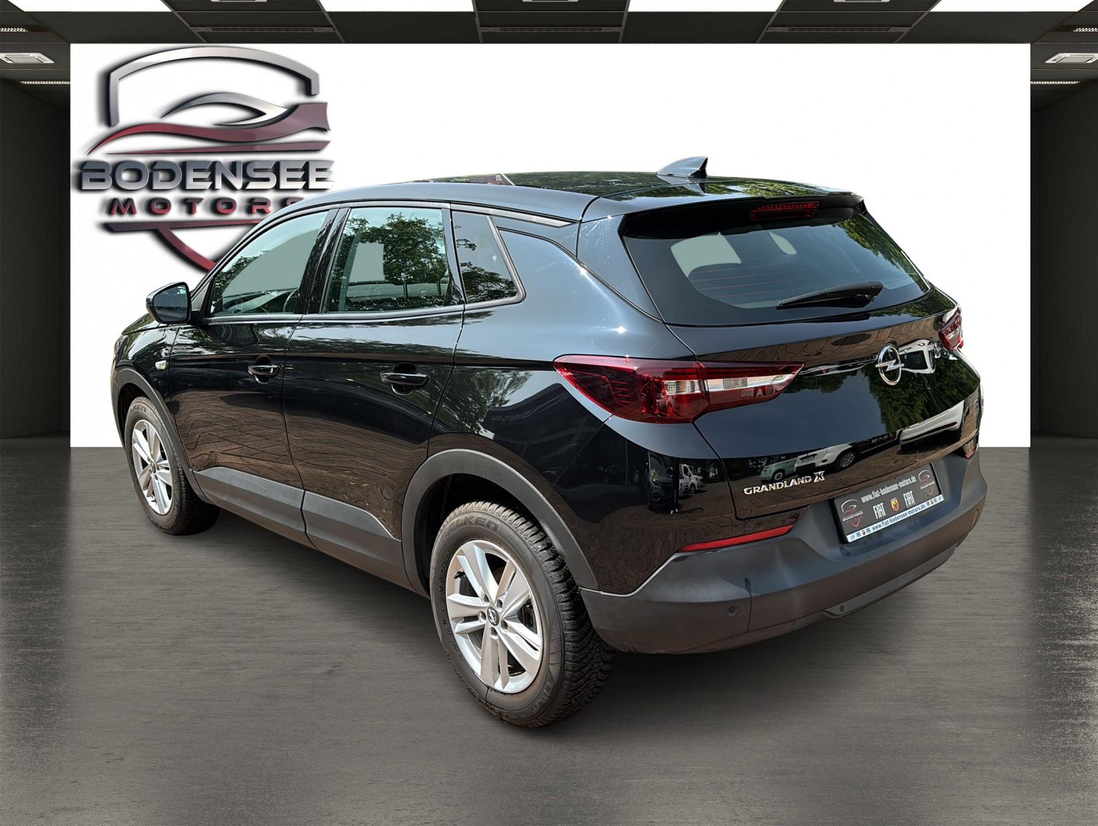 Fahrzeugabbildung Opel Grandland X 1.2 Turbo 96kW Edition Auto