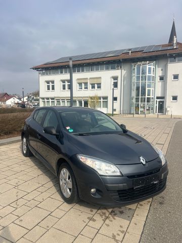 Renault Megane III Lim. 5-trg. Je t'aime