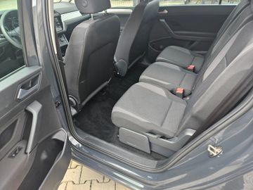 Volkswagen Touran - 11