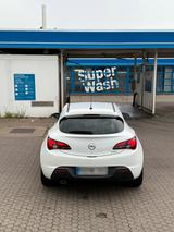 Opel Astra J GTC 1.4 T Benzin - Opel Astra aus 2011: Coupe
