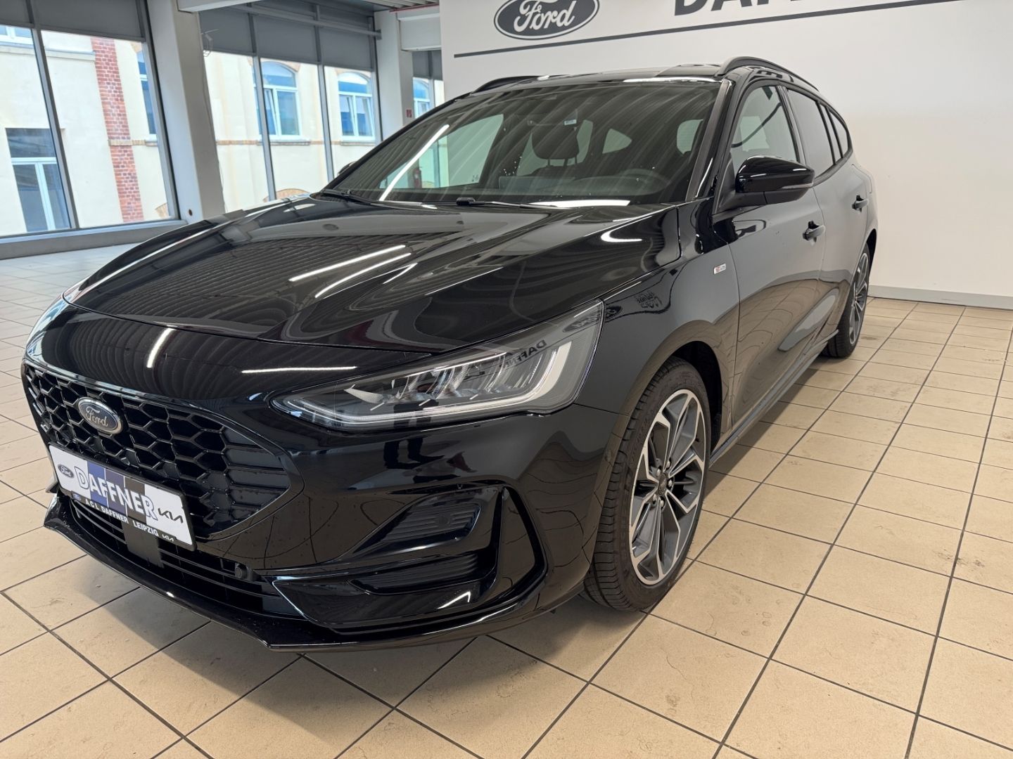 Fahrzeugabbildung Ford Focus Turnier ST-Line X B&O 18'' LED ACC Kamera