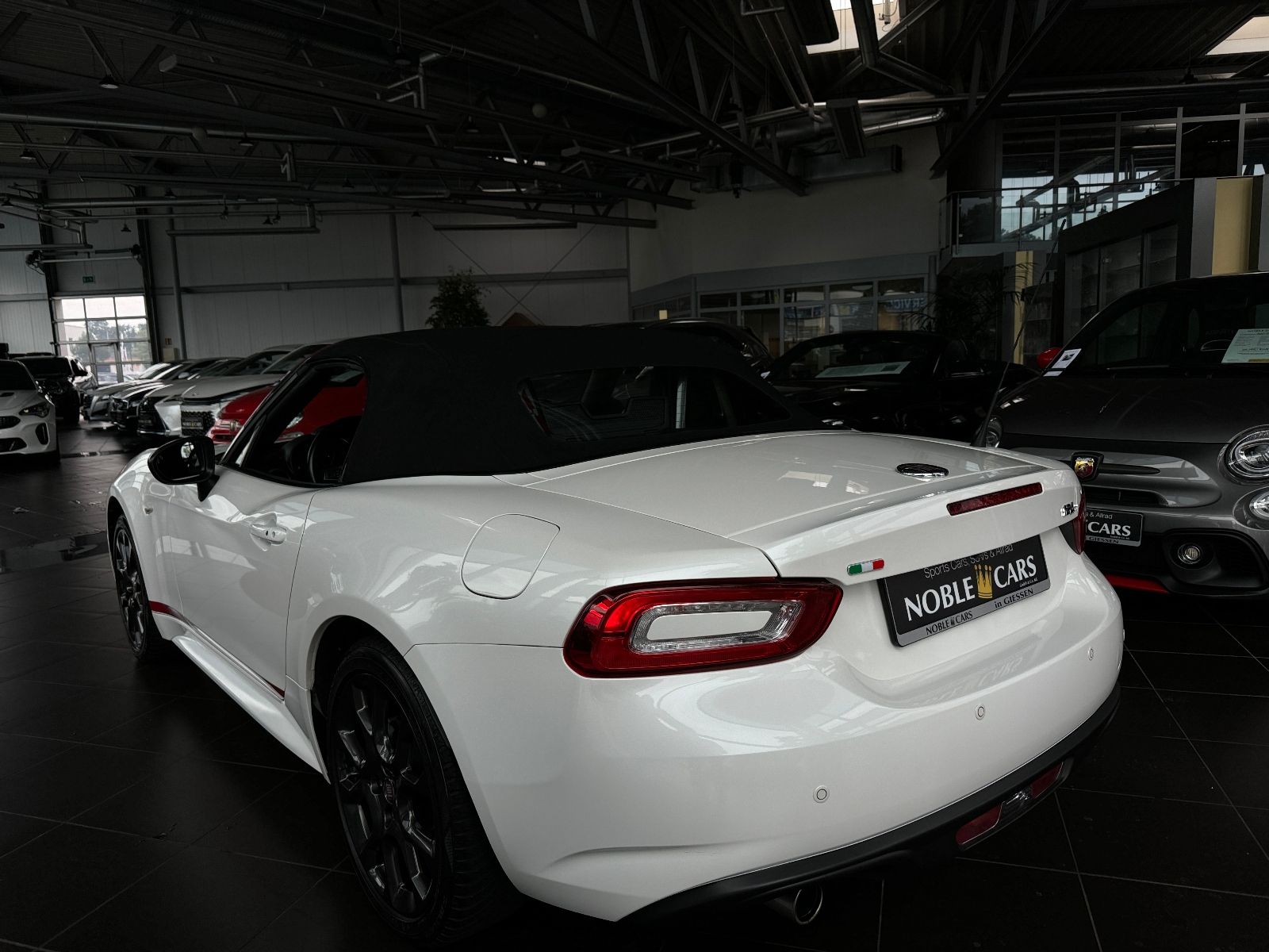 Fahrzeugabbildung Fiat 124 Spider S-Design KLIMA LED NAVI ALU