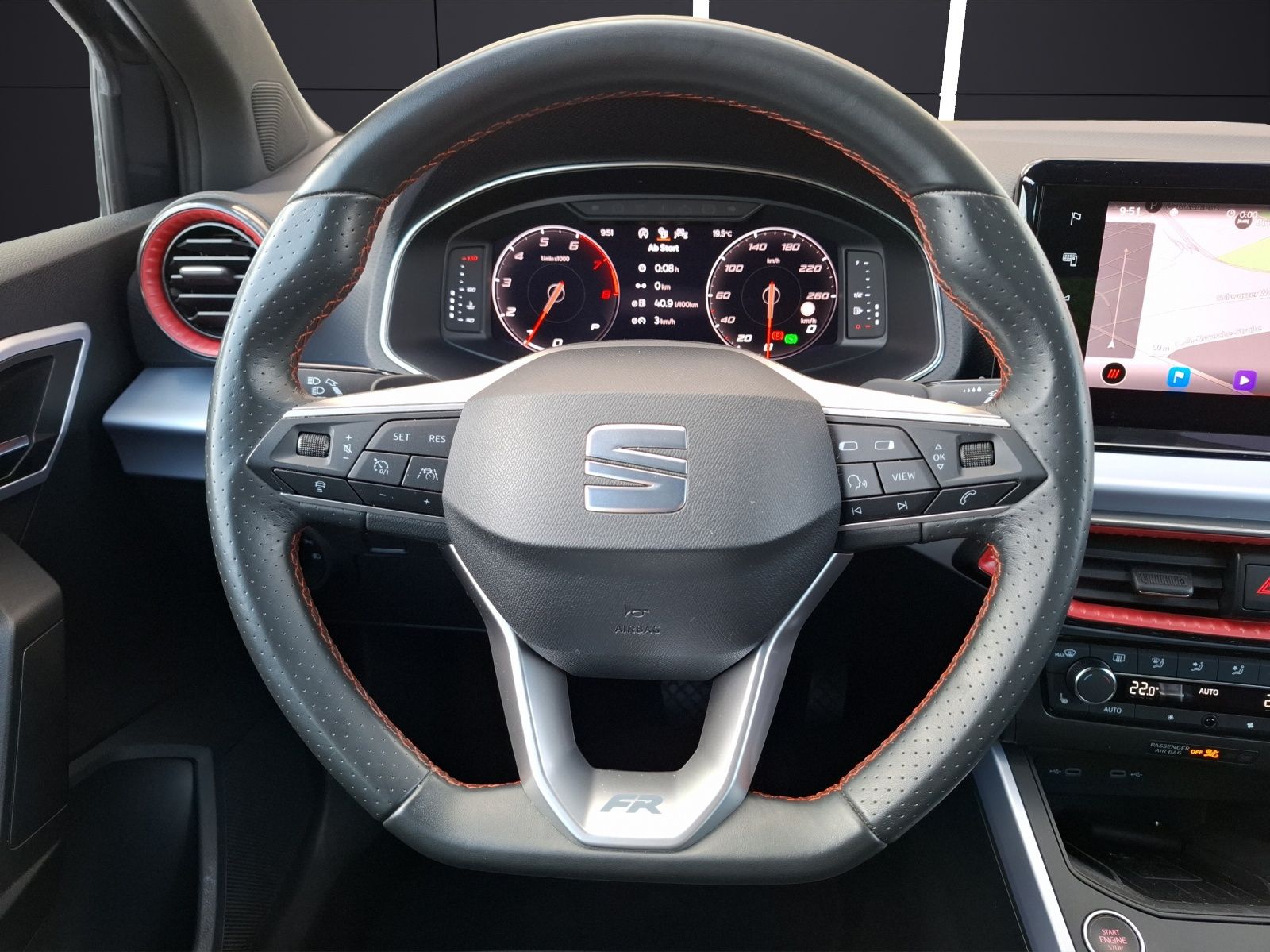 Fahrzeugabbildung SEAT Arona TSI FR-Line DSG LED Navi AID ACC RFK SH LM