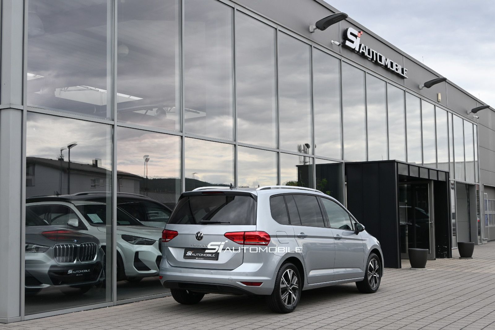 Fahrzeugabbildung Volkswagen Touran 1.5 TSI DSG °UVP 61.017€°ACC°AHK°STANDHEI