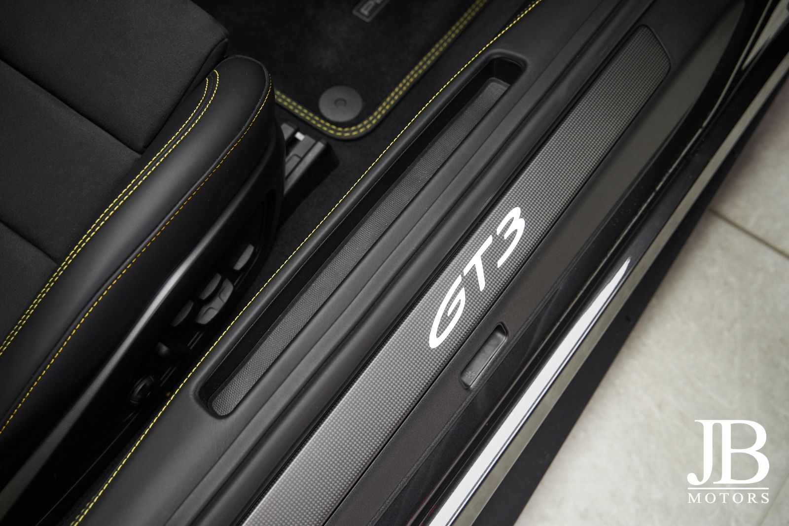 Fahrzeugabbildung Porsche 992.1 GT3 PTS PCCB Lift 18-Wege BOSE Carbon