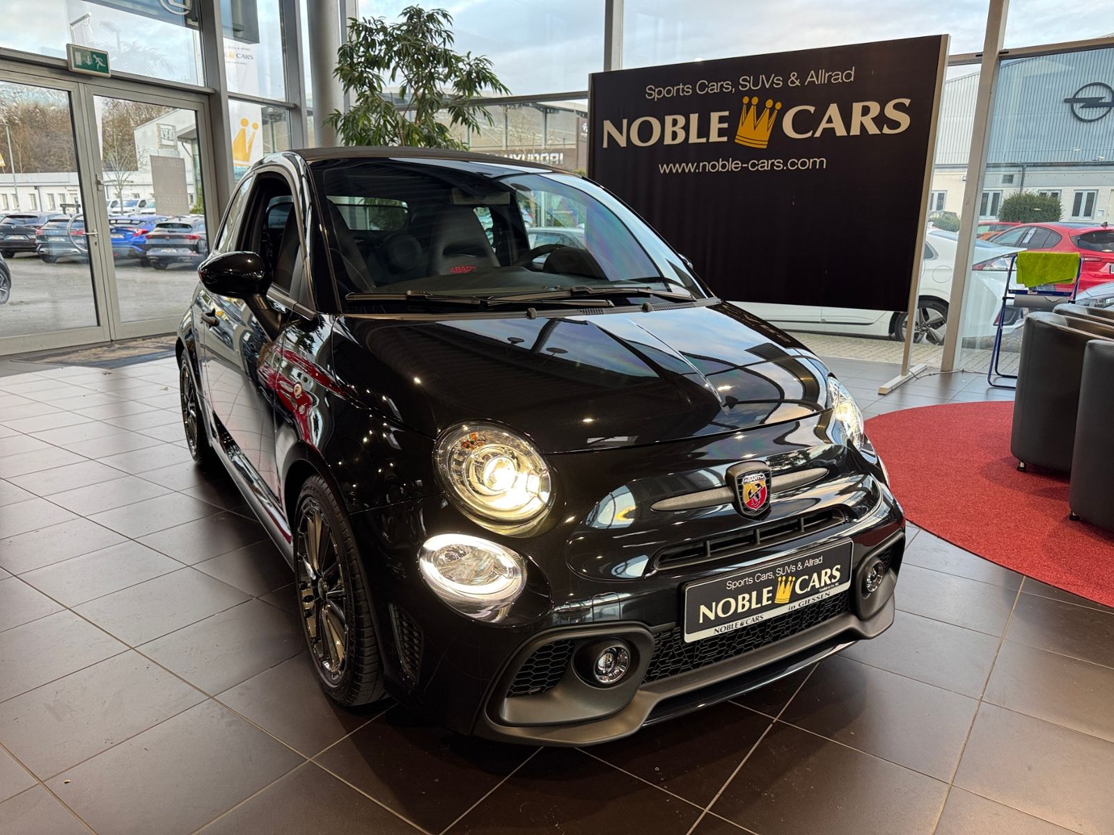 Fahrzeugabbildung Abarth 695C SABELT KLIMA BEATS NAV PDC ALU