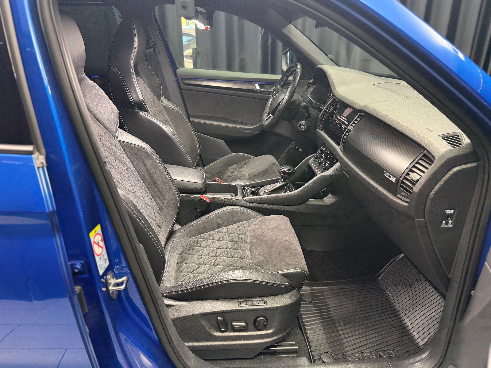 Fahrzeugabbildung SKODA Kodiaq Sportline 4x4|CANTON|360°|AHK