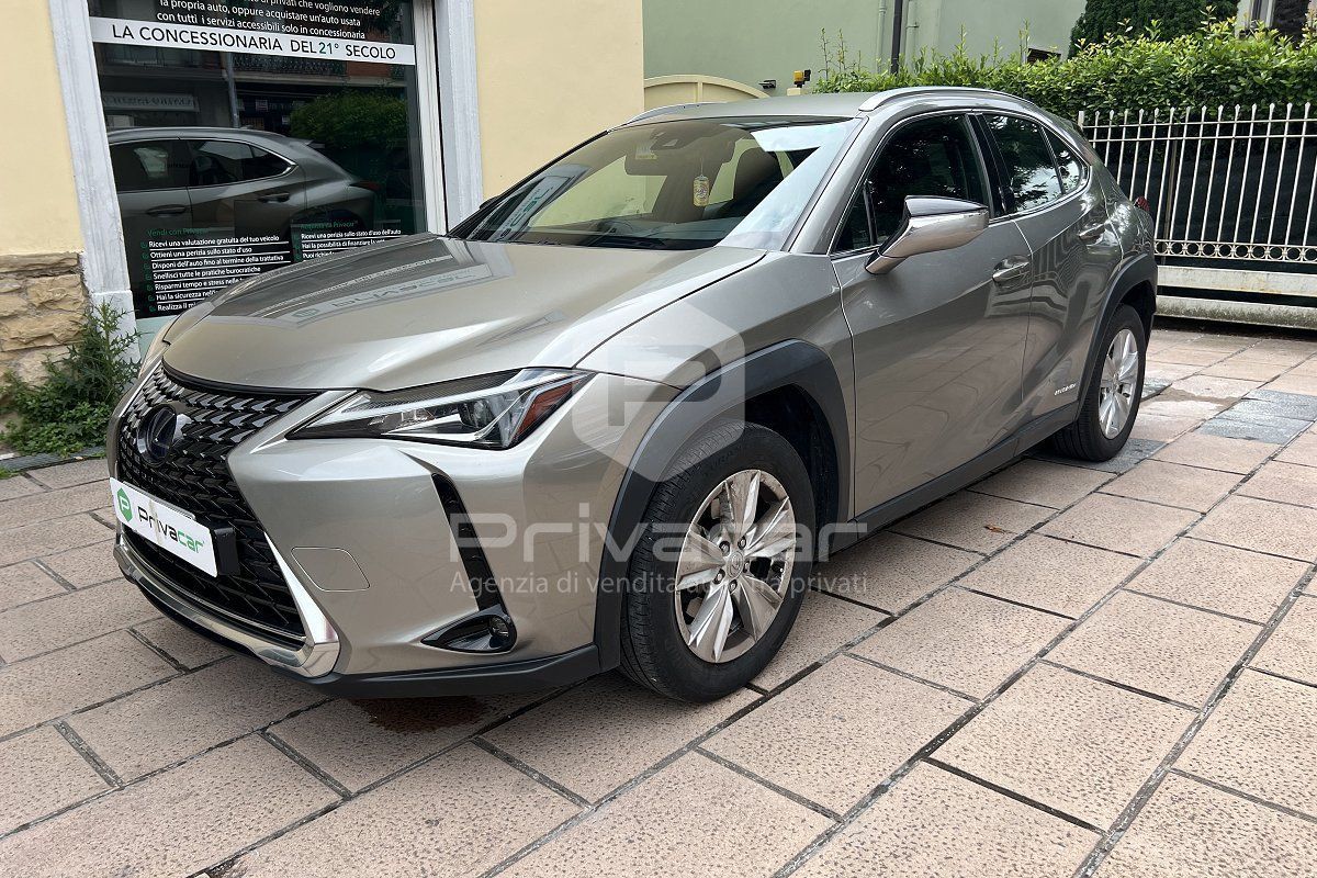 LEXUS UX