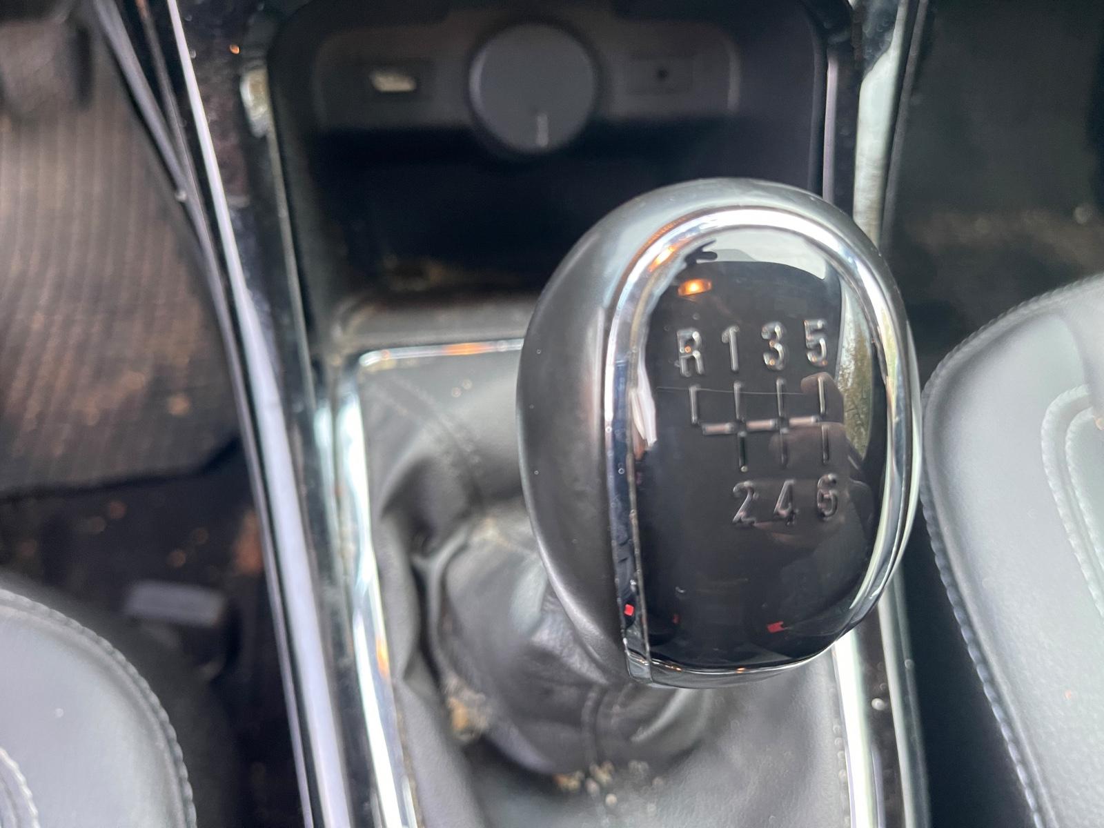 Opel Astra 2015 — photo 17