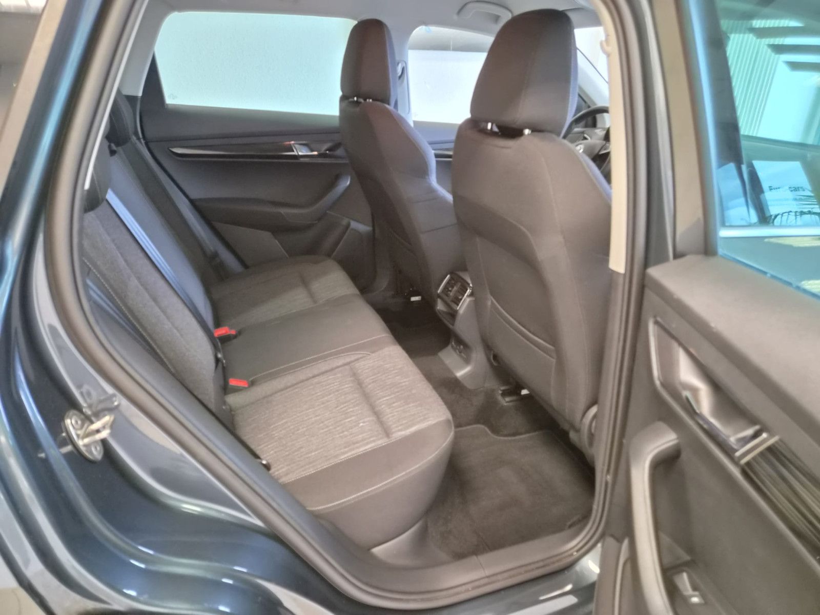 Fahrzeugabbildung SKODA Karoq Style /  1. Hand / Garantie