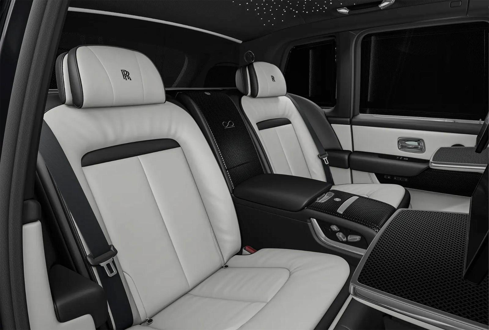 Rolls-Royce CULLINAN BLACK BADGE 4 SEATS PROD 26 Feetrest