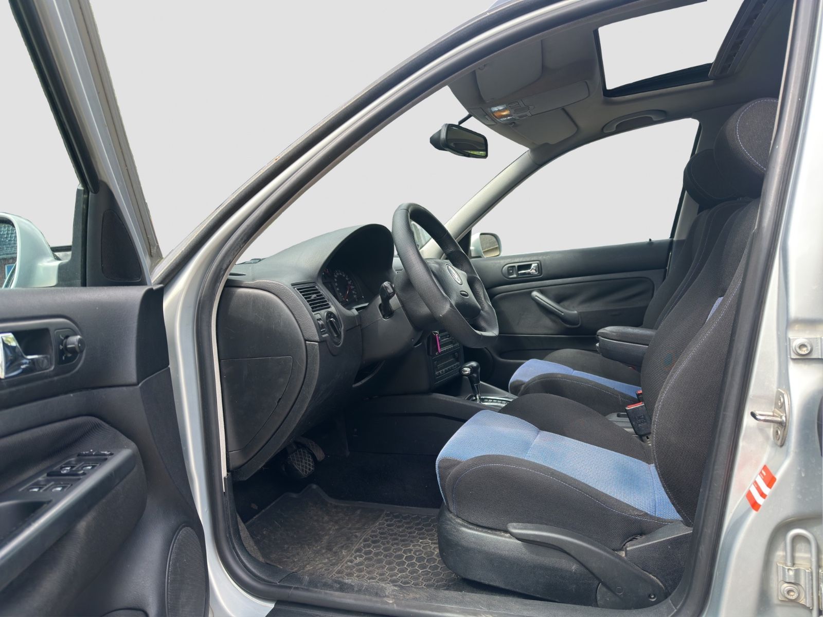 Fahrzeugabbildung Volkswagen Golf IV Variant Highline/Schiebed./AHK/TÜV01.28