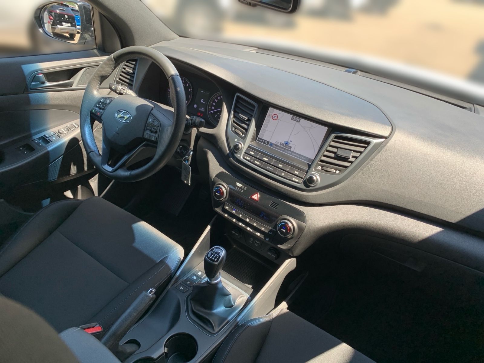 Fahrzeugabbildung Hyundai TUCSON 1.6 Passion Navi Kamera 8x bereift
