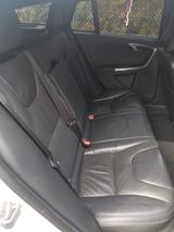 Volvo V60 D6 AWD NEUE BATTERIE!!! KLIMA,TÜV u. SERVICE - gebrauchte Volvo V60 aus dem Jahr 2013