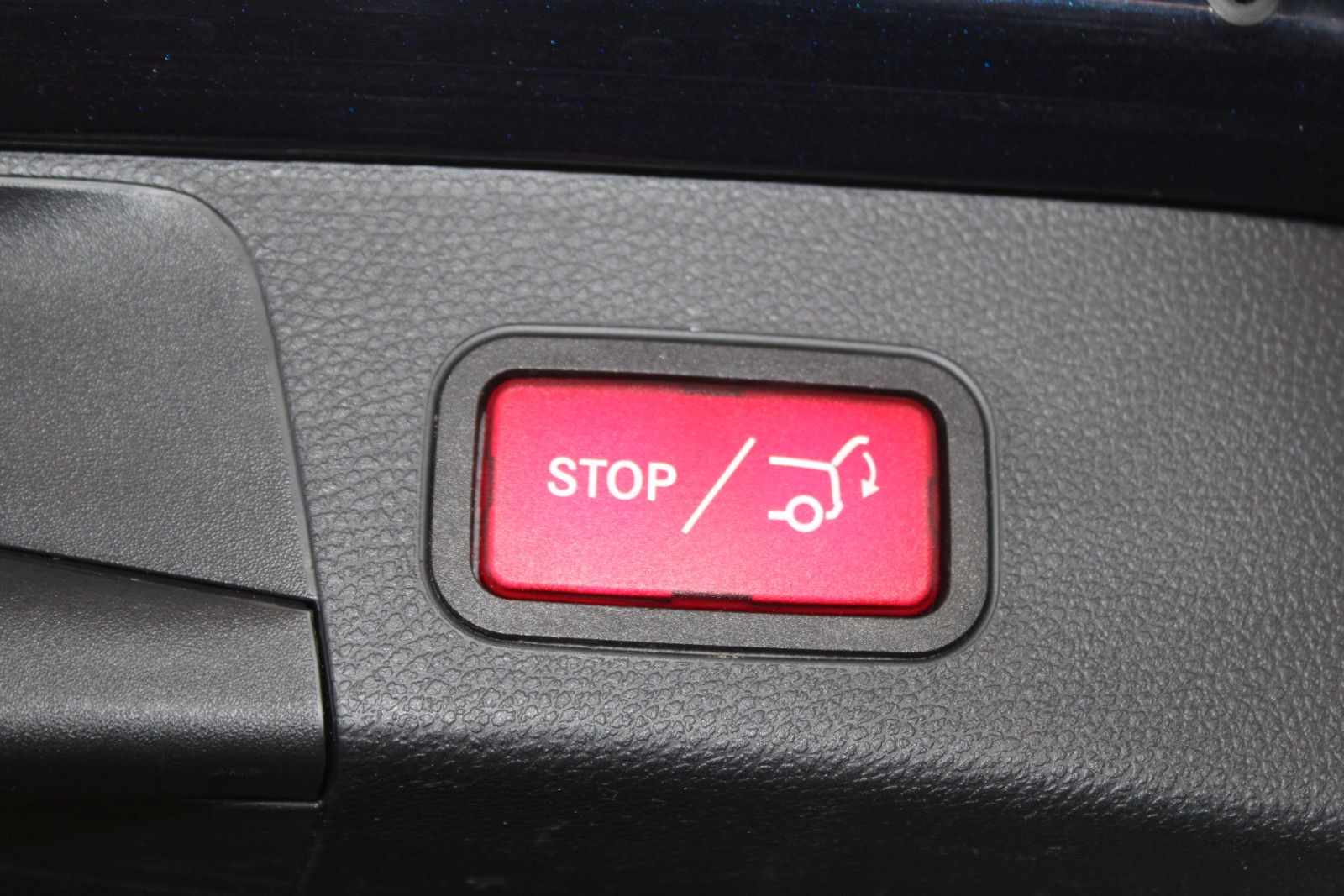 Fahrzeugabbildung Mercedes-Benz C 200 T 9-G Tronic Avantgarde MHEV LED AHK CAM