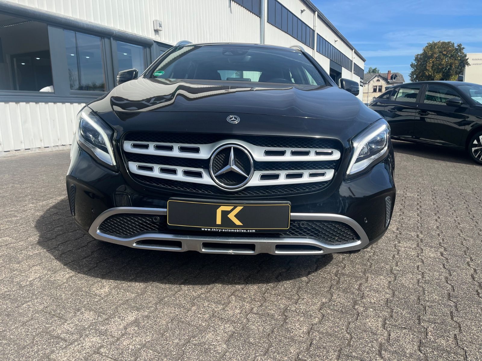 Mercedes-Benz GLA 180 Automatik-Navi-LED-PDC-Sportsitze – Bild 4