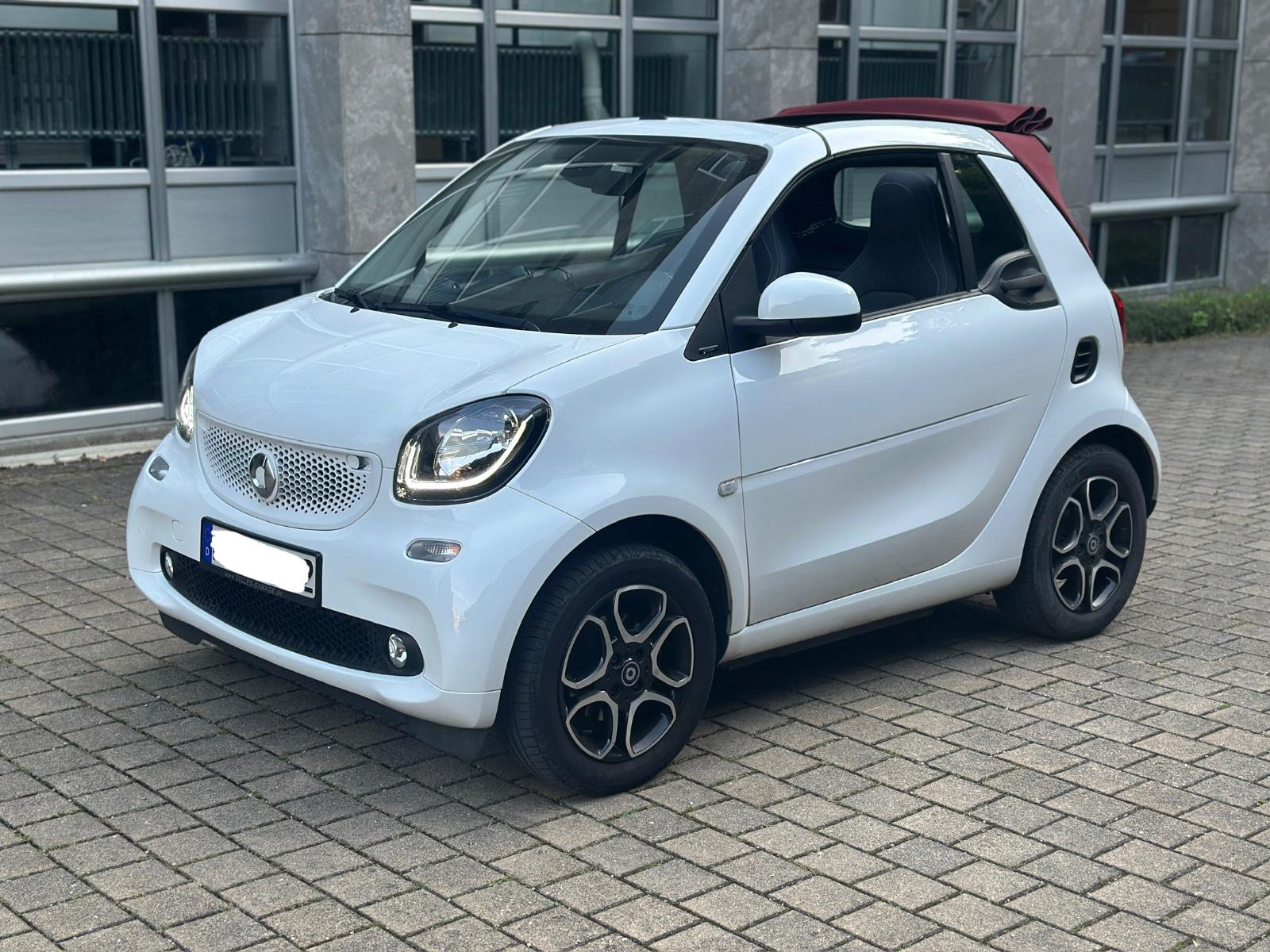Smart ForTwo Cabrio JBL 66 kW #Leder #Navi #Cam
