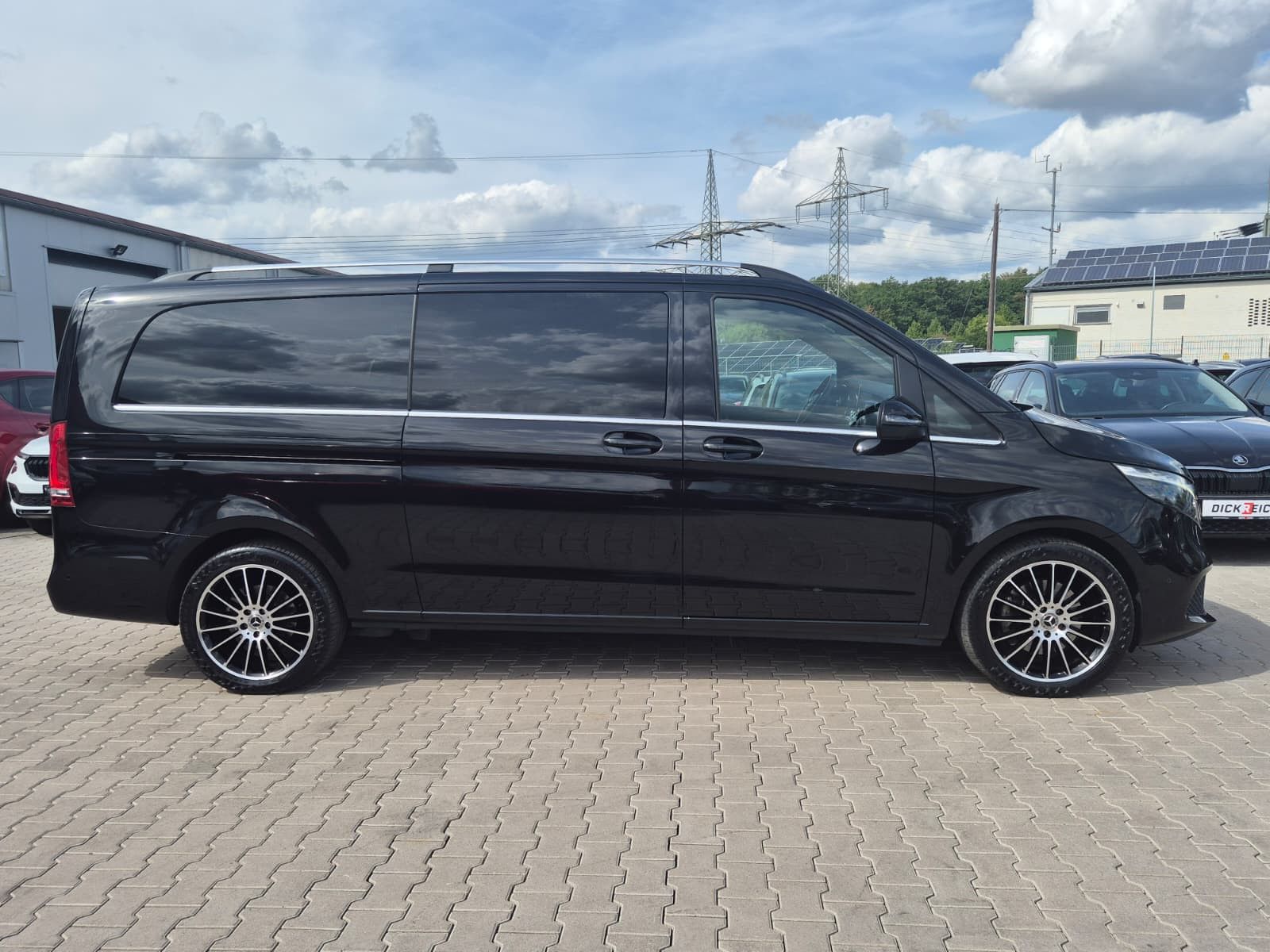 Fahrzeugabbildung Mercedes-Benz V 250 d AVANTGARDE extralang LEDER*LED*BUR*DISTR