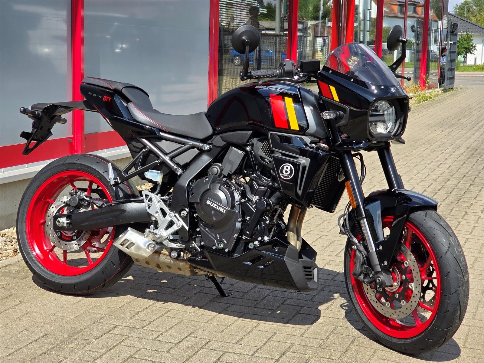 Suzuki GSX-8TT sofort verfügbar zum Aktionspreis!