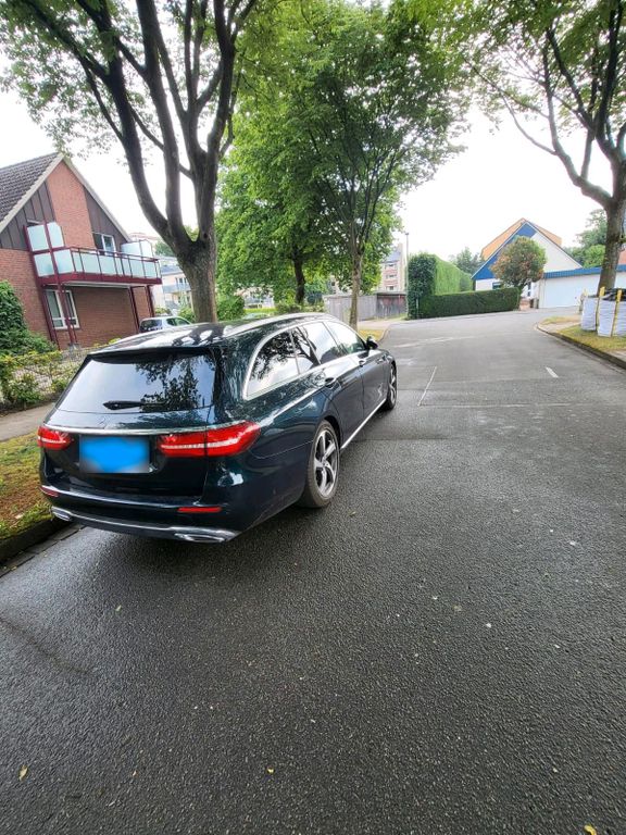 Image of Mercedes-Benz E 350