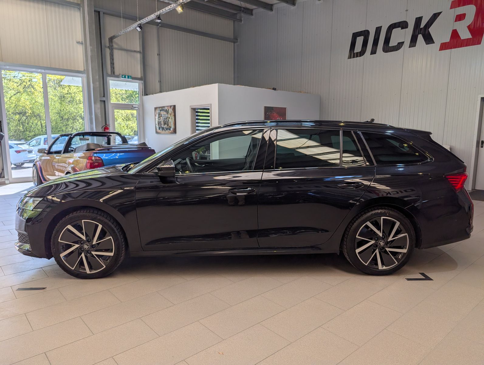 Fahrzeugabbildung SKODA Octavia 2.0 TDI Sportline Matrix Canton Pano ACC