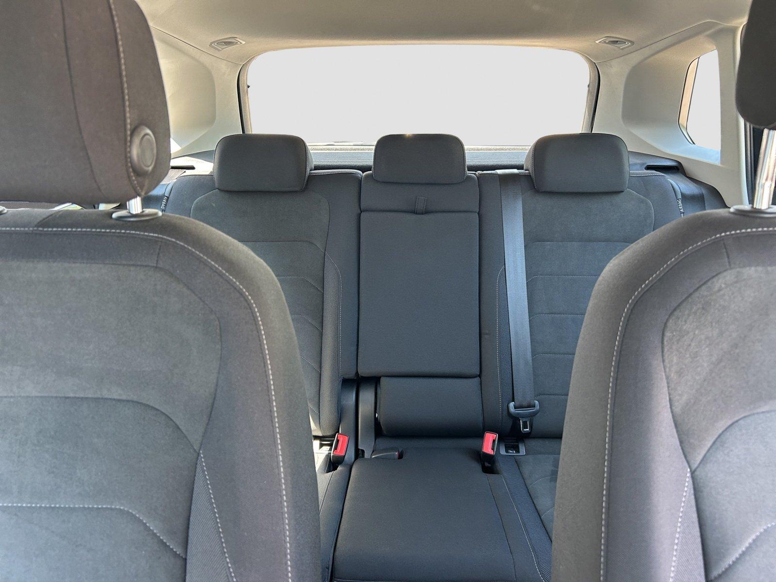 Volkswagen Tiguan 2.0 TDI DSG 4Mo Elegance AHK NAVI LED PDC