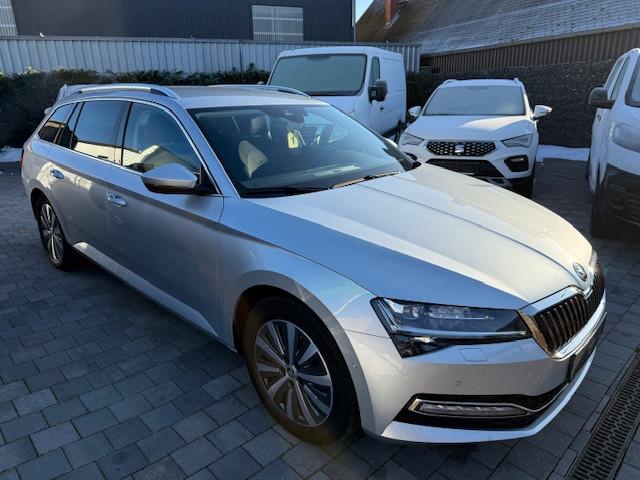 Skoda Superb Combi/ACC/LED/Kamera//Anhängerkupplung