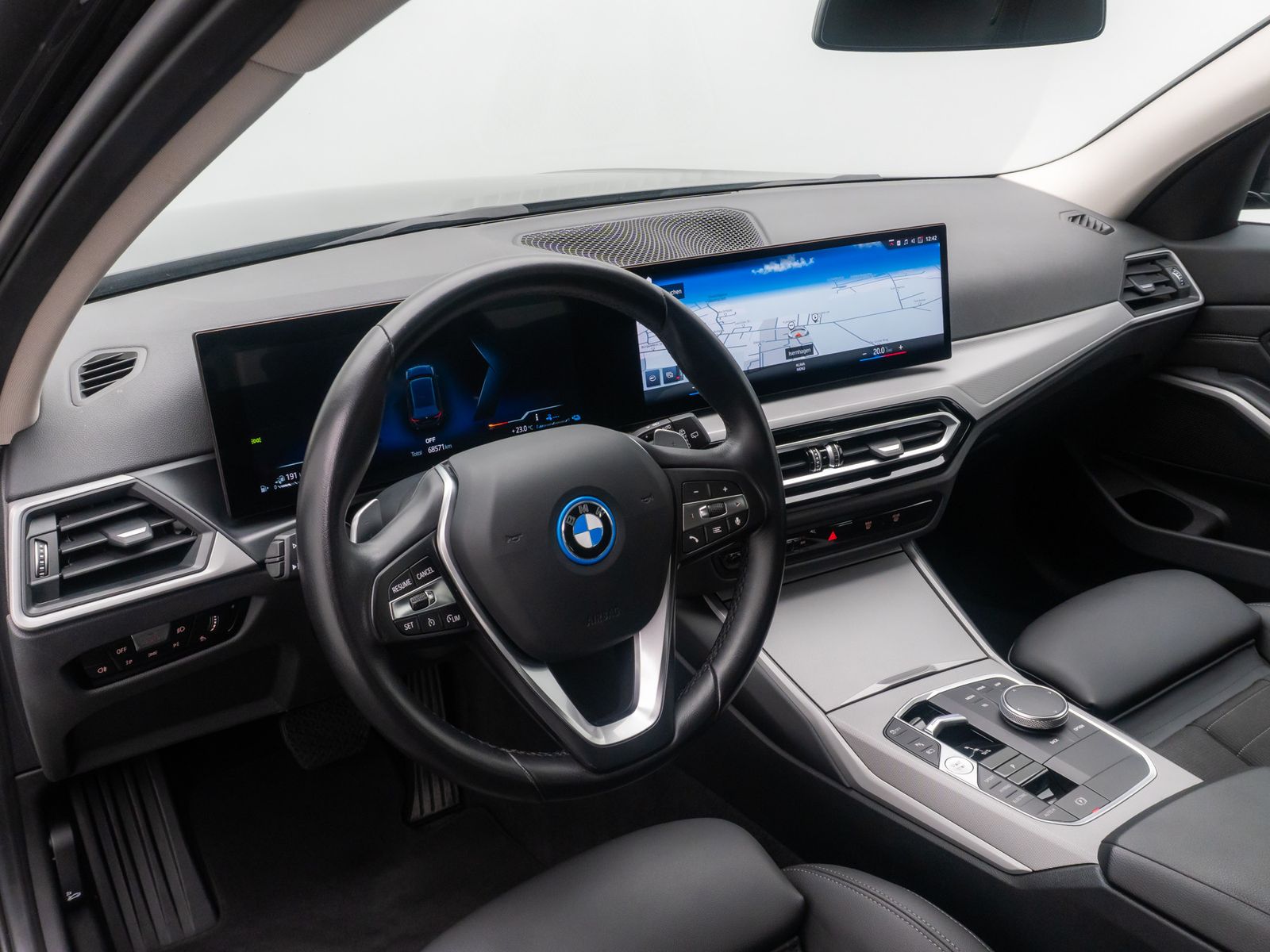 Fahrzeugabbildung BMW 330e DAB Widscreen Geschwindigkeitsreg Sport PDC