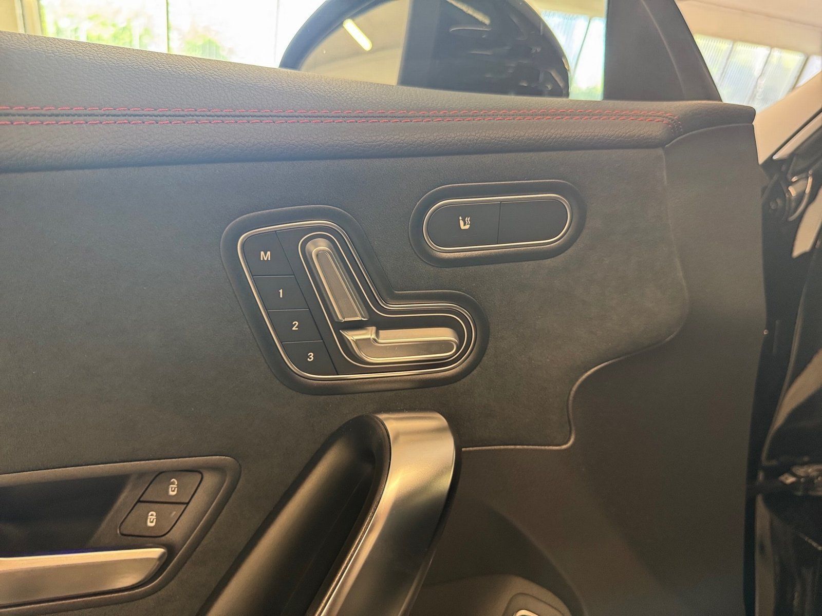 Fahrzeugabbildung Mercedes-Benz CLA 200 AMG PLUS*Pano*HUD*19"*MuBeam*Night*360°*