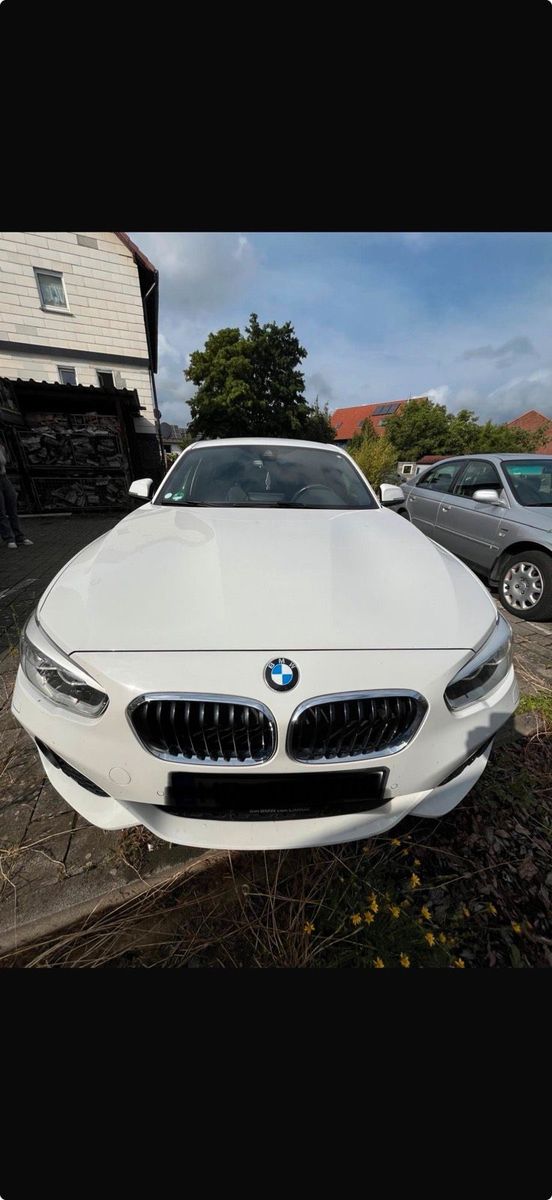 BMW BMW 120i Edition M Sport Shadow weiß