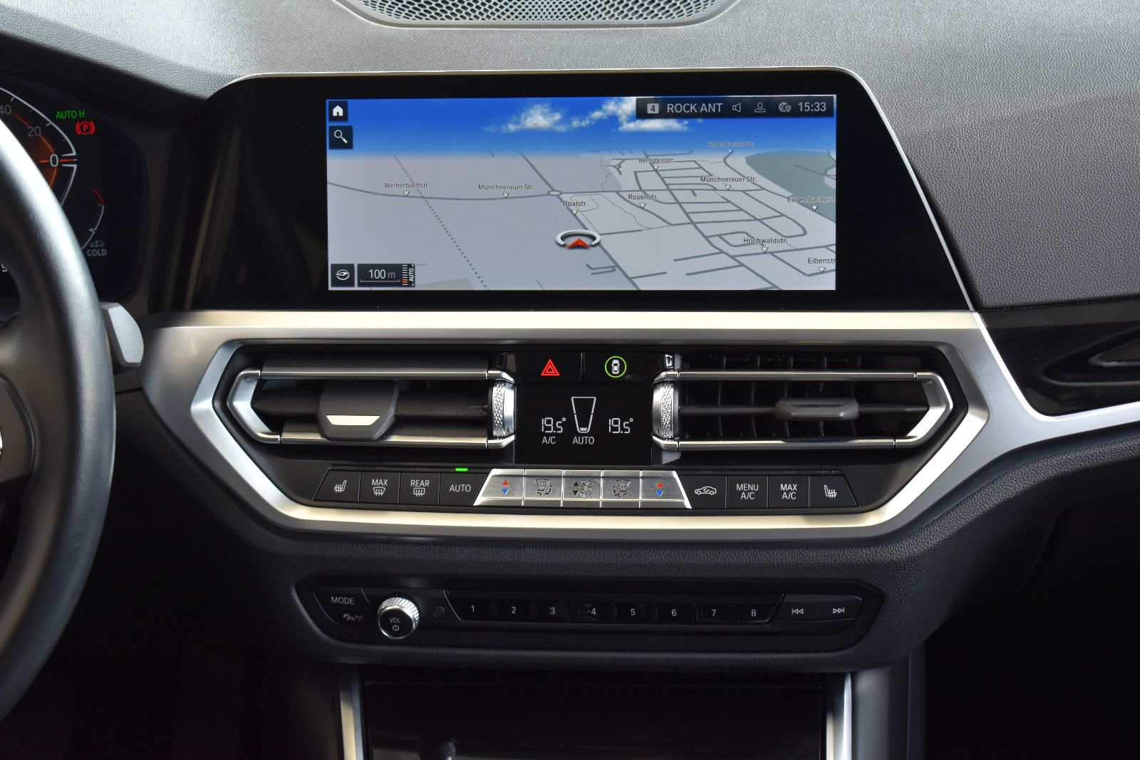 BMW 320d Touring Advantage Aut. LED~RFKam~ACC~LiveCo foto 13