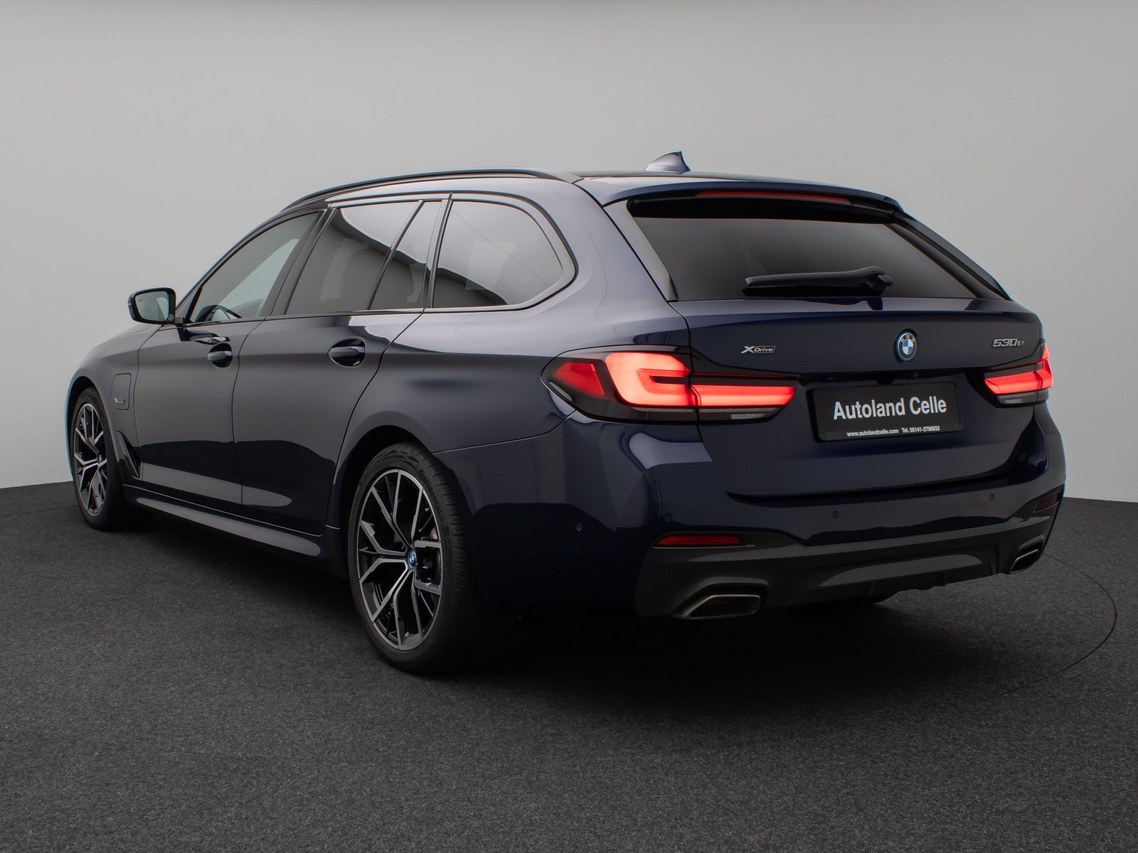 Fahrzeugabbildung BMW 530e xD M Sport Massage Laser HUD DAB Individual