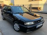 Nissan Primera 2.0 GT GT - schwarze Nissan Primera