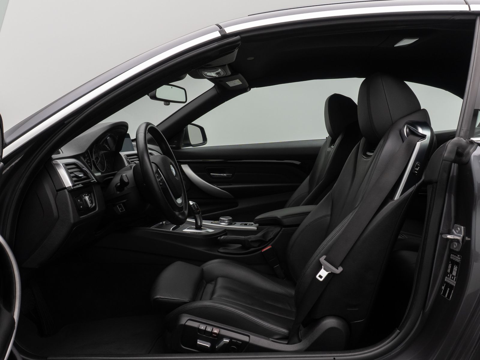 Fahrzeugabbildung BMW 420i Cabrio Sport Line DAB NaviPro Alarm Memory