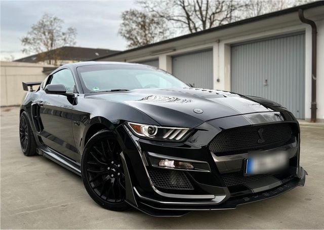 Ford Mustang GT V8 coupe Autom. Cervinis U...