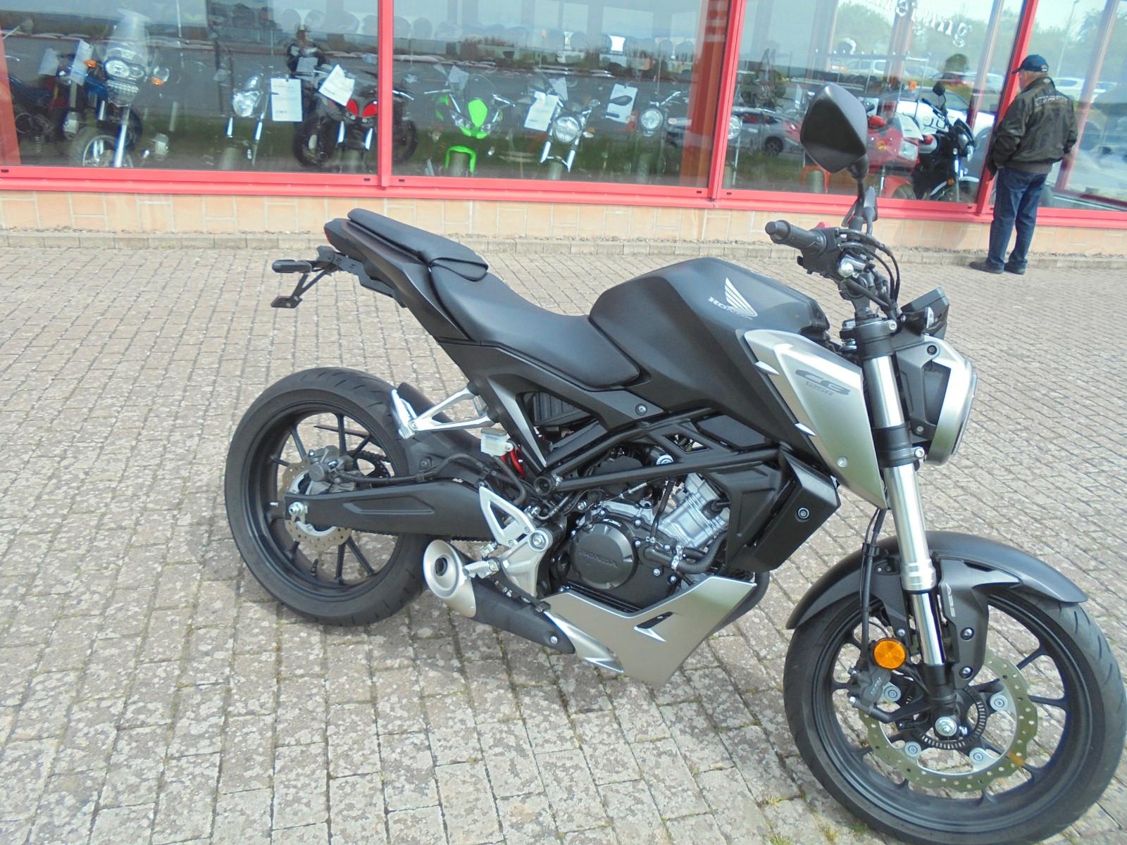 Honda CB125 R ABS