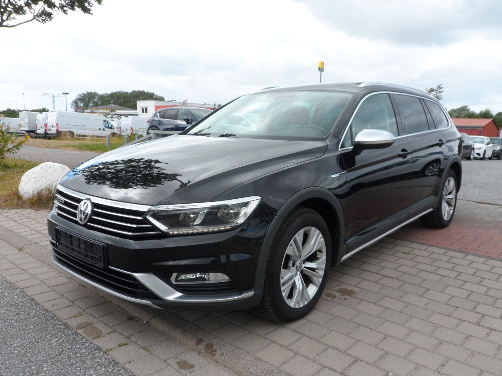 VW Passat Alltrack LED/AHK/Kamera/Massage/TÜV NEU..