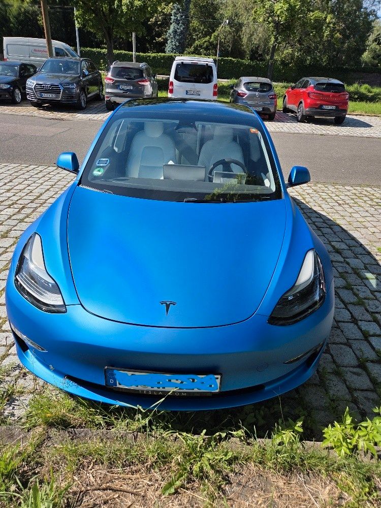 TESLA Model 3 Long Range