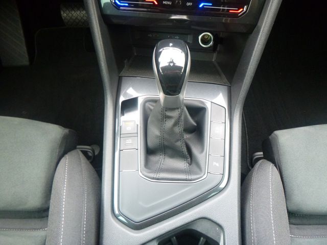 Fahrzeugabbildung Volkswagen Tiguan 2,0 TDI Life >AUT/AHK/NAV/LED/SHZ<