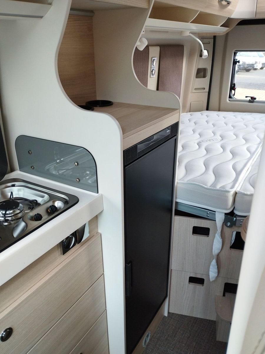 Fahrzeugabbildung Eura Mobil Van V 595 HB Alufelgen, RFK, Captain-Chair-Sitze