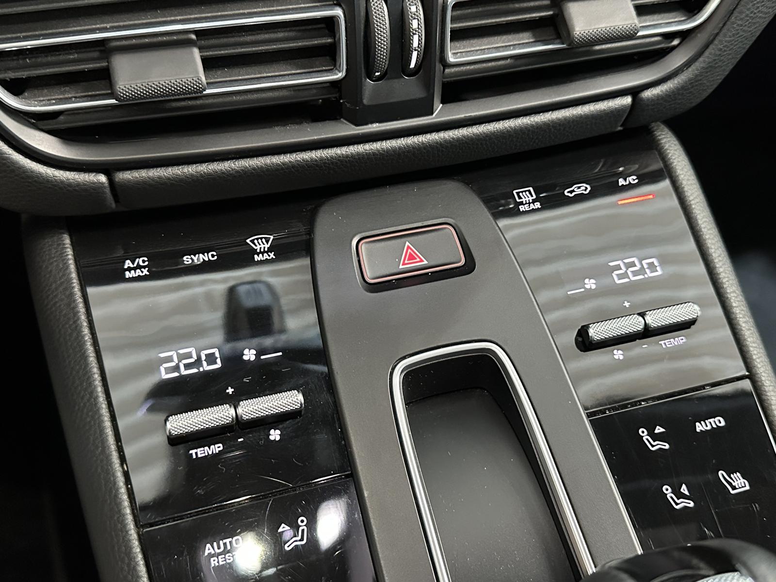 Porsche Macan 2.0 Turbo*PDK*Allrad*LED-PDLS*PCM*Navi