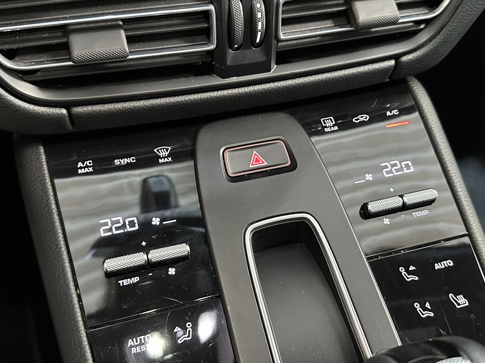 Porsche Macan Allrad*R.Cam*Navi*Leder*SHZ*LED*Tempomat foto 25