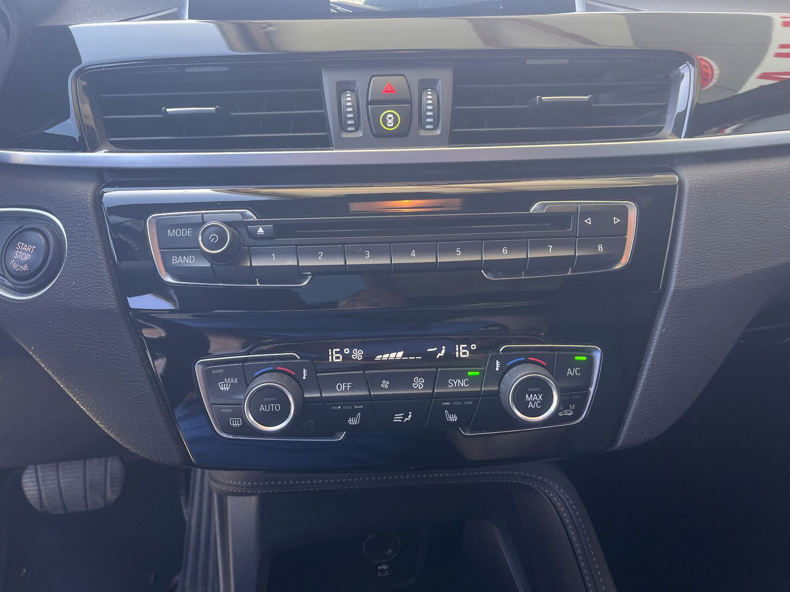 Fahrzeugabbildung BMW X1 xDrive25i Sport Line Steptronic