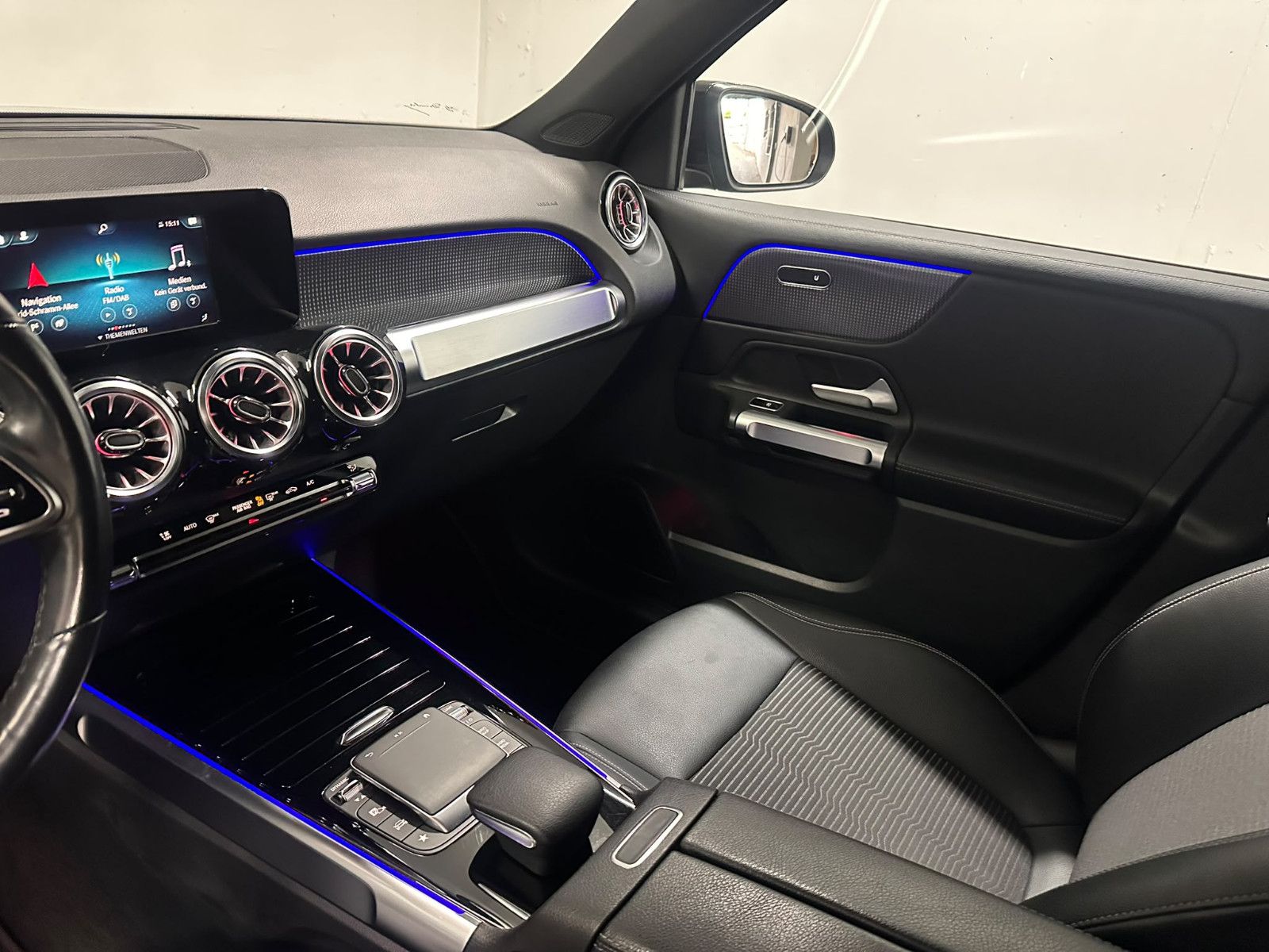 Fahrzeugabbildung Mercedes-Benz GLB 200 d 4MATIC DCT*NIGHT*AHK*KEYLESS*