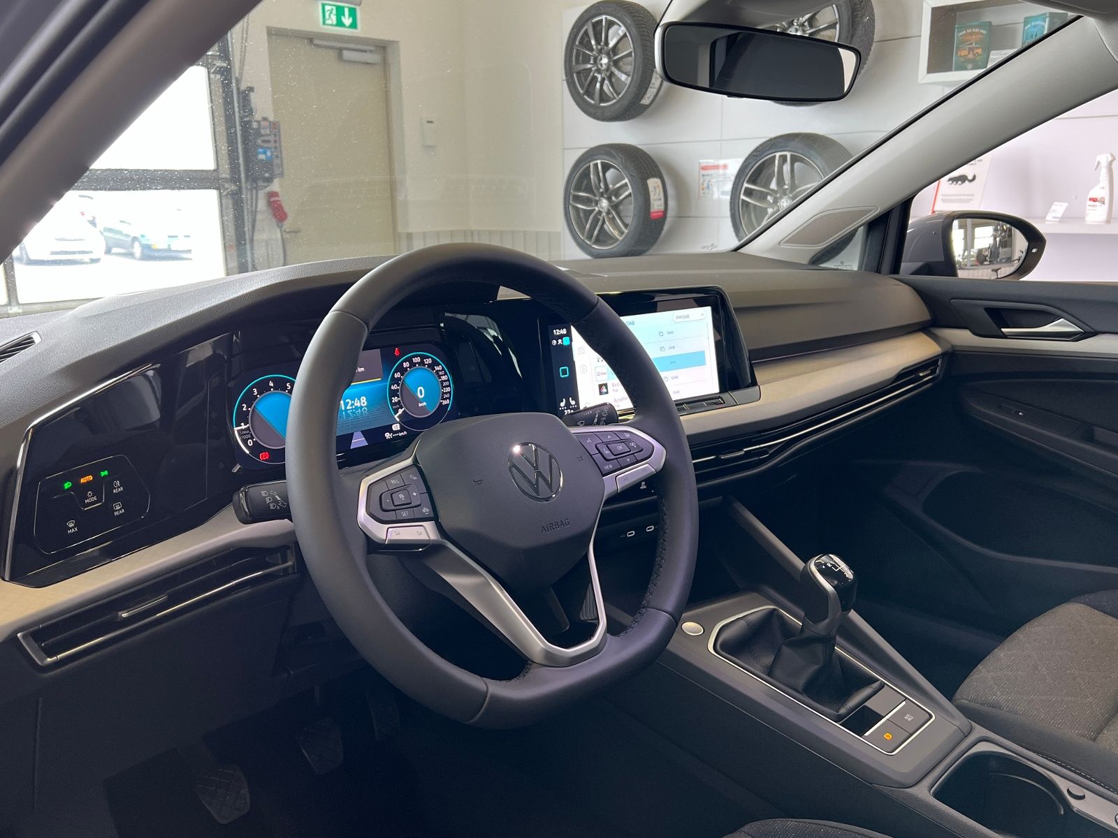 Fahrzeugabbildung Volkswagen Golf VIII Life 1.0 TSI *LED, ACC, Ready2Discover