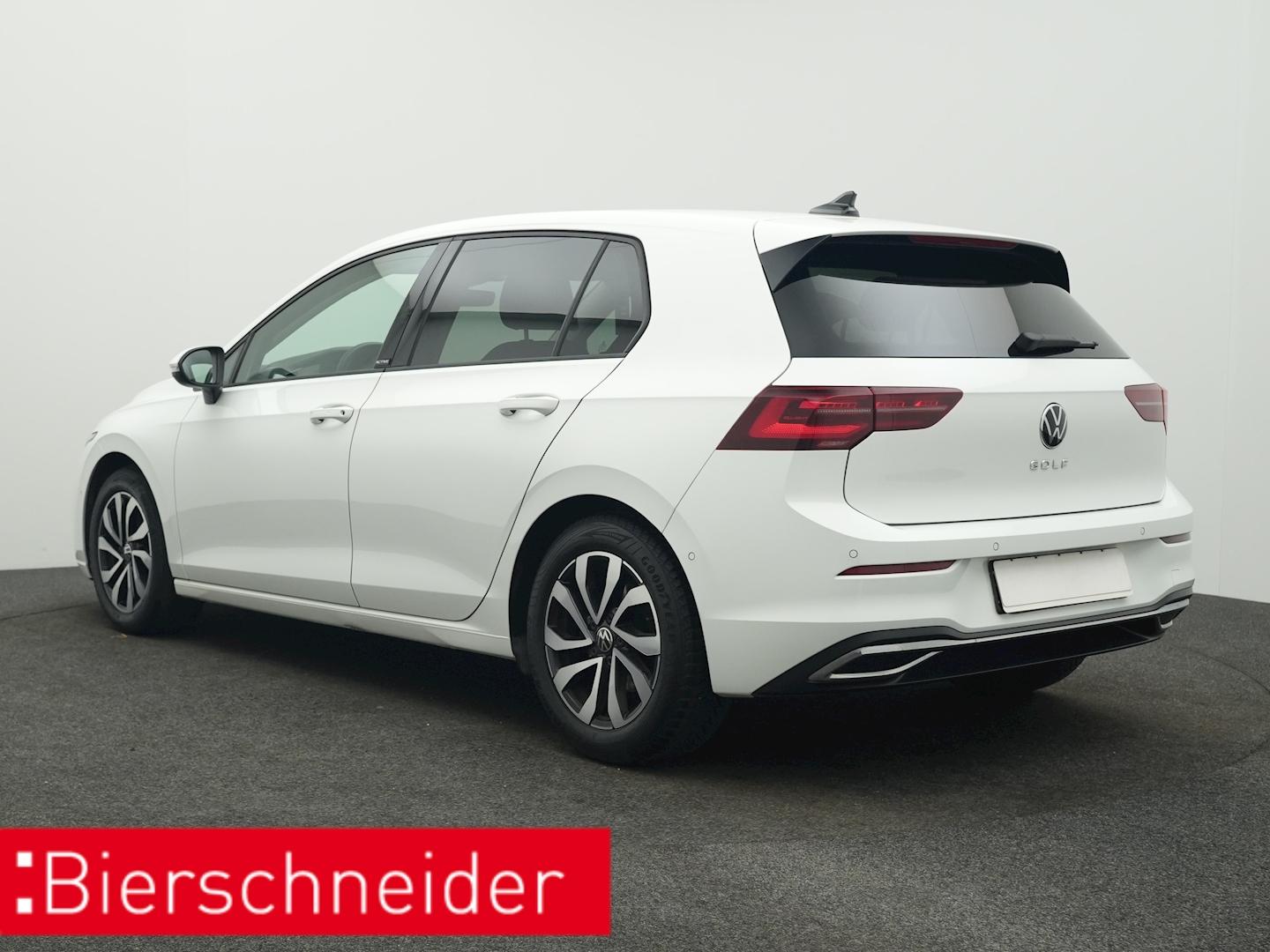 Volkswagen Golf 8 2.0 TDI DSG Active IQ.LIGHT NAVI PANO AHK