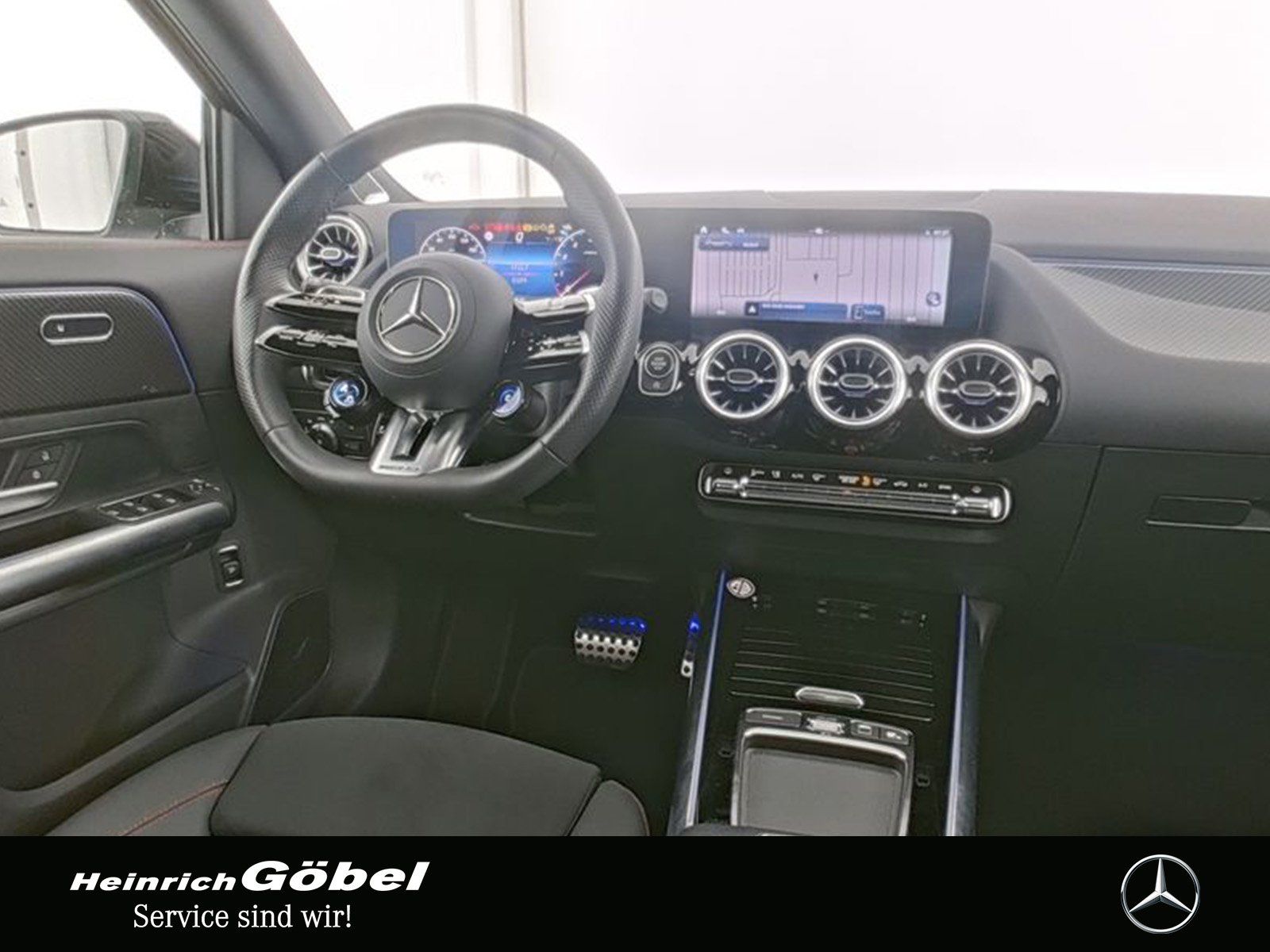 Fahrzeugabbildung Mercedes-Benz GLA 35 4M PANO+360°KAM+BURMESTER+MULTIBEAM+NIGHT