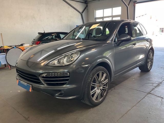 Porsche Cayenne 3.0 Diesel +BI-XENON+AHK+PANO+NAVI+1.HND