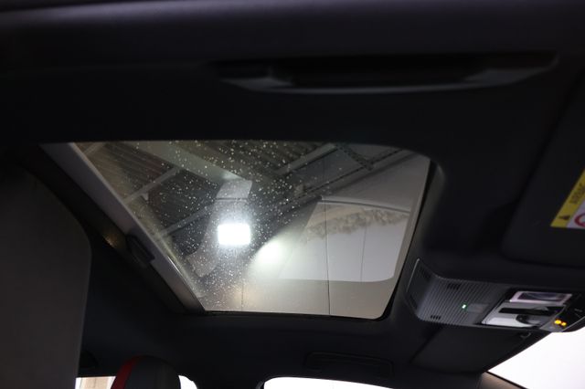 Volkswagen Golf VIII GTI 2.0 TSI AID+CARPLAY+AMBIENT+PANO