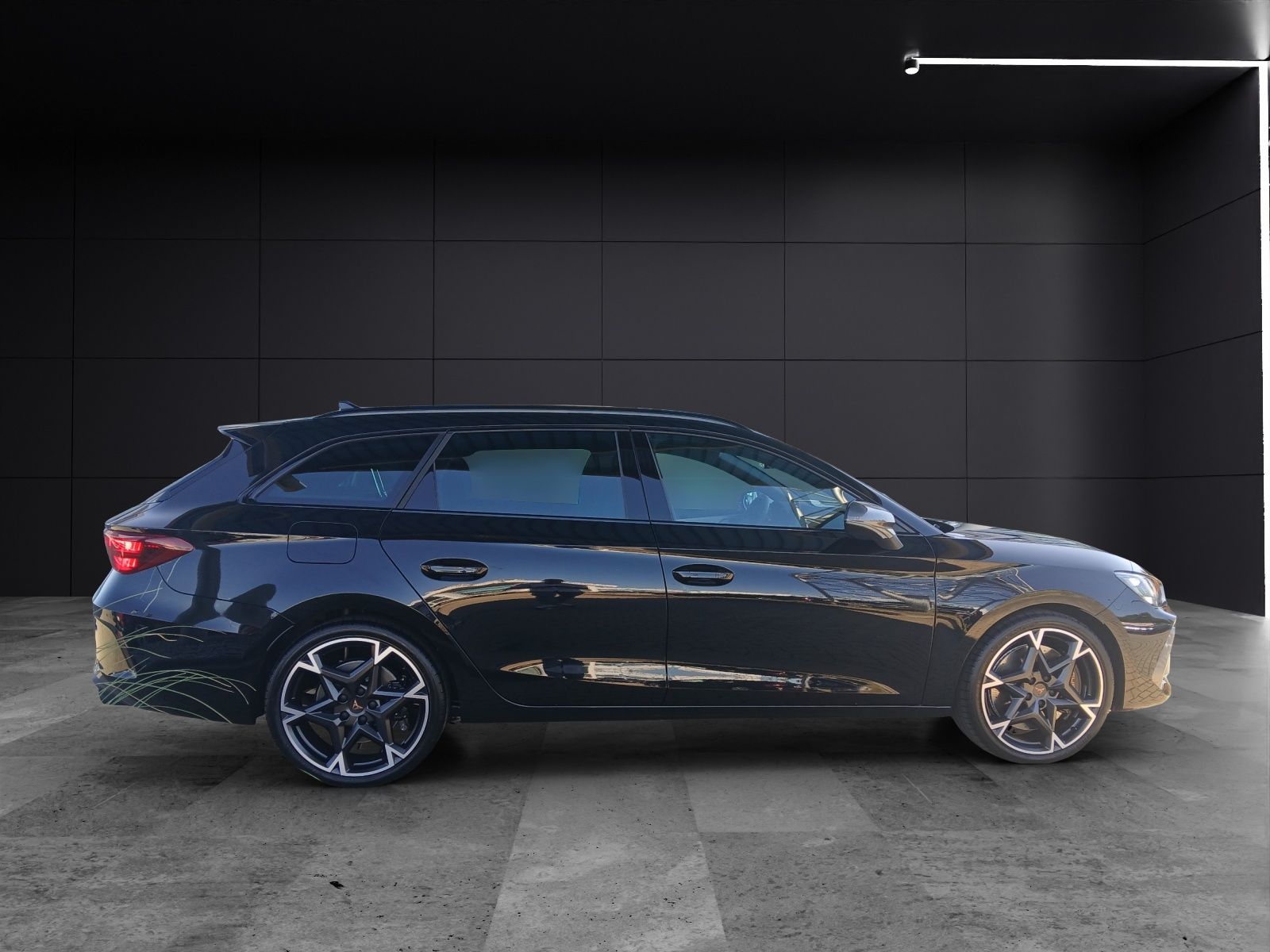 Fahrzeugabbildung CUPRA Leon ST TSI VZ DSG 4Drive LED AHK ACC RFK SH 19"
